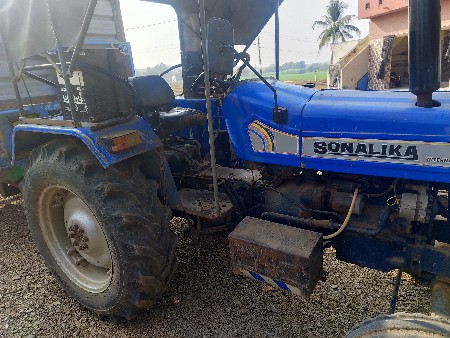 sonalika 740 Simpson engine