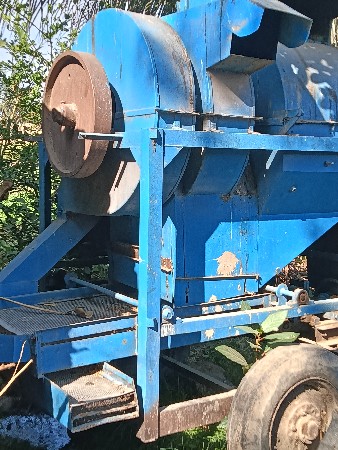 બાજરા તથા ઘઉંનું થ્રેસર