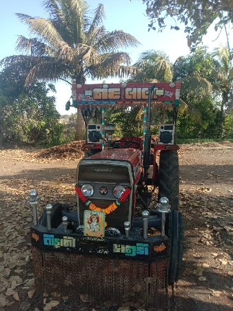 ગામ વાદરવડ માં ટ્રેક્ટર જોવા મલશે