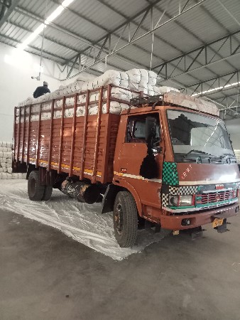 વેચવાની છે