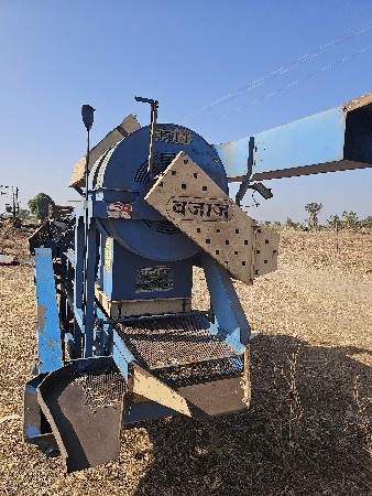 માકડીયા ધવલ