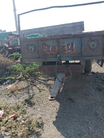 ટેલર વેચવાનું છે