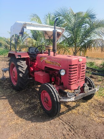 આ ટ્રેક્ટર વેચવાનું છે