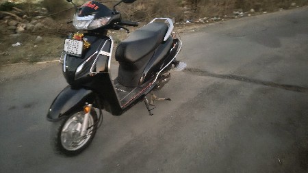 વેચવાની છે