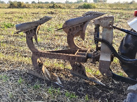 હાઇડ્રોલિક પ્લાઉ