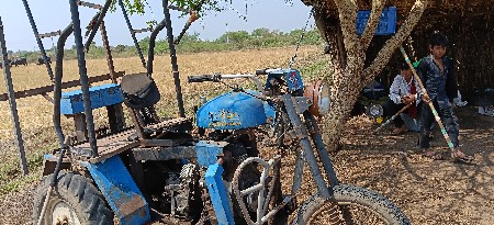 ત્રણ વર્ષ જૂનો સનેડો છે