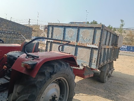 ટ્રેક્ટર વેચવા નું છે