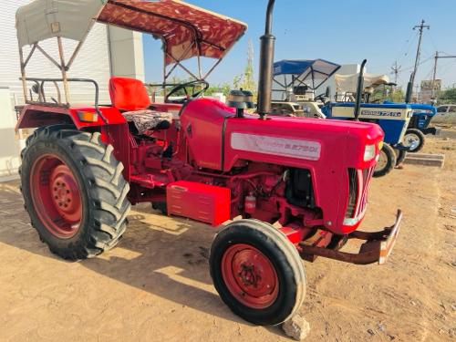 Mahindra 275
