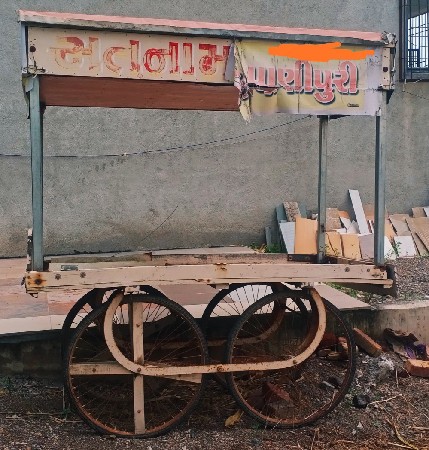 નાસ્તાની લારી વેચવાની છે