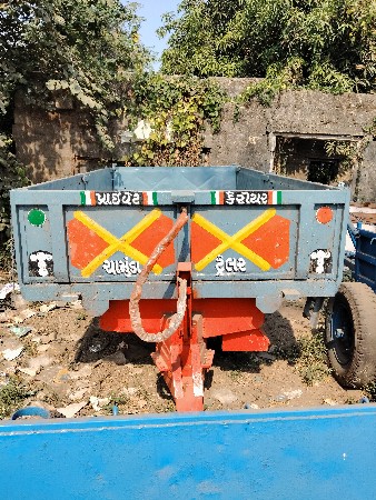 ટોલી ચામુંડા ની વેચવાની છે