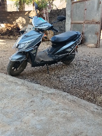 બેટરી વાળી વેચવાની છે