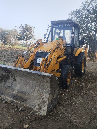 જેસીબી વેચવાનું છે