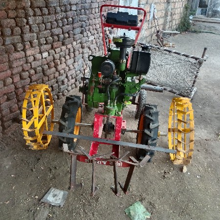 ટ્રેક્ટર વેચવાનું છે