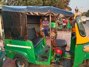 આ રીક્ષા વેચવાની છે