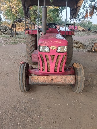 ટ્રેક્ટર વેચવા નું છે