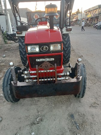 ટ્રેક્ટર વેચવાનું છે