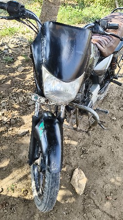 બજાજ પેલેટીના કપલેટ ગાડી