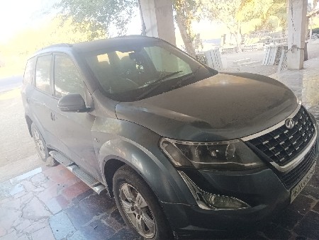 xuv 500 w8 2013 model