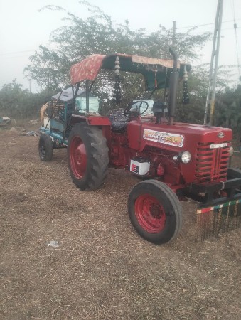 ટ્રેક્ટર વેચવાનું છે