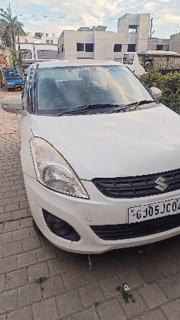 ફોર વીલ ગાડી વેચવાની છે