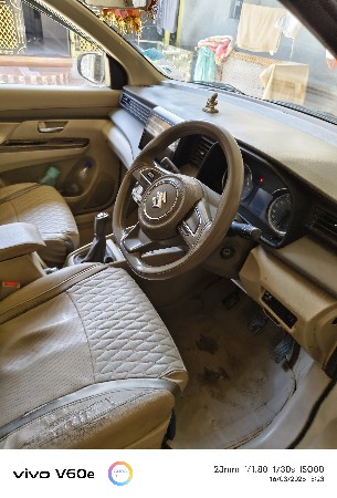 વેચવાની છે