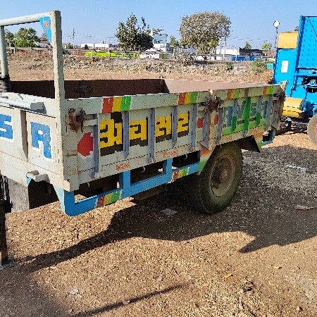 આઇસર ટેકટર અને અવસર ની લારી વેચવાની