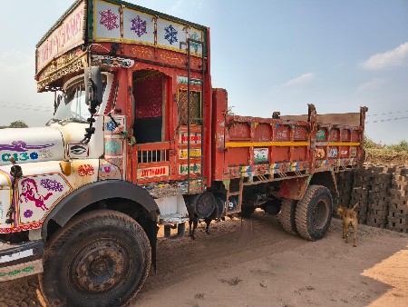 ડમ્પર વેચવાનું છે