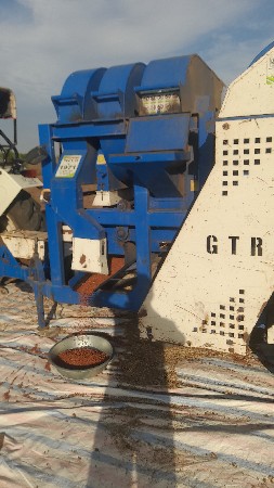 ગૌતમ થ્રેસર 2021 નું મોડલ આપવાનું