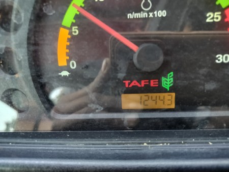 મેસી ટેકટર વેચવાનું છે