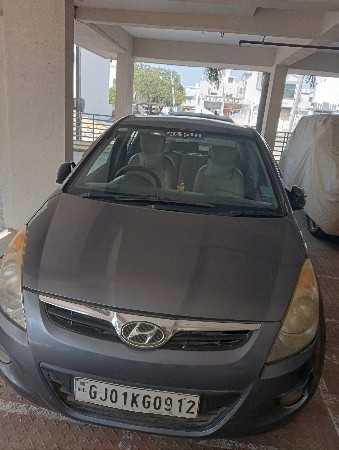 કાર વેચવા ની છે...