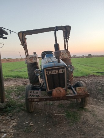 ટ્રેકટર વેચવાનું છે