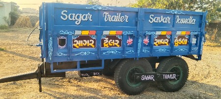 ટેલર વેચવાનું છે