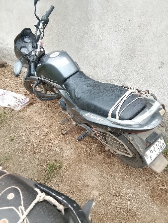 આ ગાડિ વેચવાનું છે