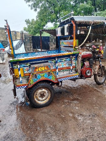 વેચવાની છે