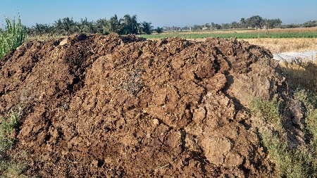 છાણિયુ ખાતર વેચવાનુ છે.