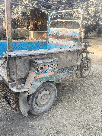 રીક્ષા વેચવાની છે
