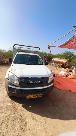 Isuzu bolero vechvaano che