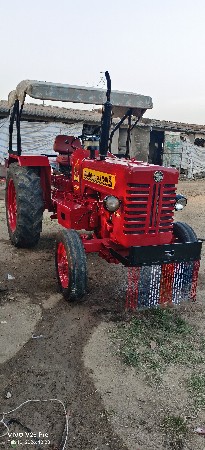ટ્રેક્ટર વેચવાનુ છે