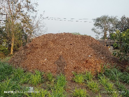 છાણિયું ખાતર વેચવાનું છે.