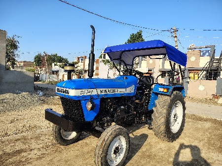 Sonalika DI 740
