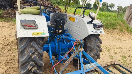 આ ટેકટર વેચવાનુ છે  બનાવેલુ છે