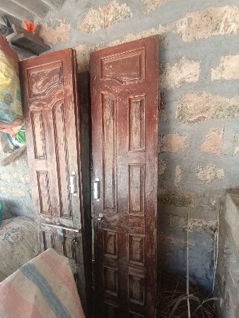 બારી અને દરવાજા વેશવાના છે