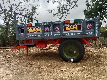 જય સીતારામ નું ફોરવીલ ટેલર વેચવાનું