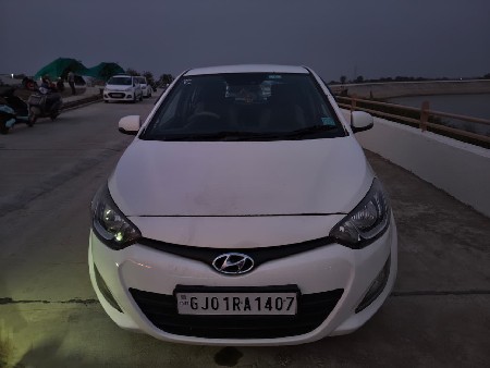 ડોક્ટર ની I 20 asta ડીઝલ 2013