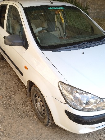 ફોર વ્હીલ-કાર વેચવાની છે