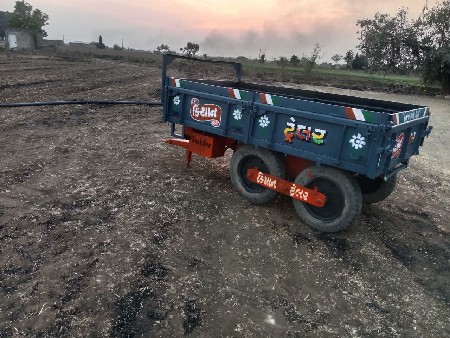 કિશાન કંપનીનું ફોરવીલ ટેલર વેચવાનું