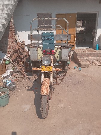 રીક્ષા વેચવાની છે