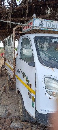 આ ટેમ્પો ગાડી વેચવાની છે.