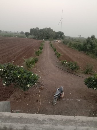 ખેતી લાયક જમીન વેચવાની છે