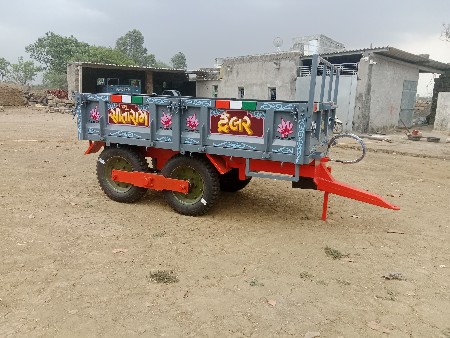 જય સીતારામ નું ફોરવીલ ટેલર વેચવાનું